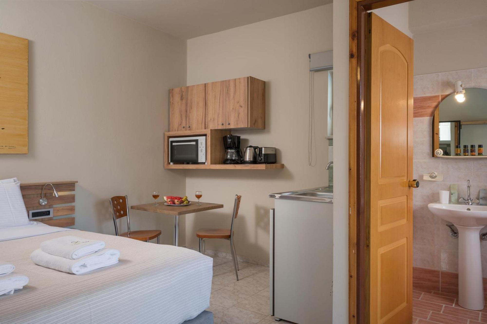 Sun Ray Luxury Apartments Agia Marina  Bilik gambar