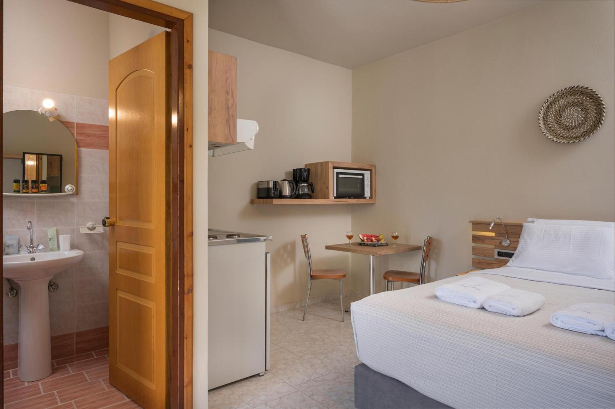 Sun Ray Luxury Apartments Agia Marina  Bilik gambar